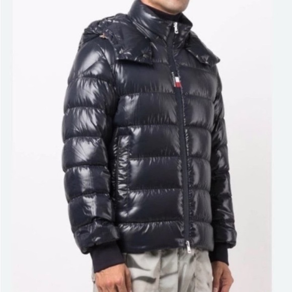 Moncler Cuvellier Guibbotto Men’s Navy Puffer Jacket TG5